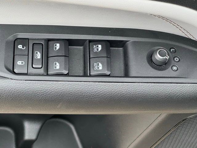 Certified 2025 Jeep Compass Limited image 10