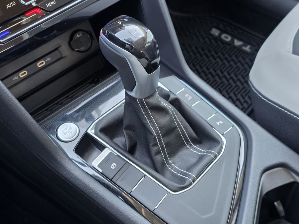 New 2026 Volkswagen Taos SE image 15