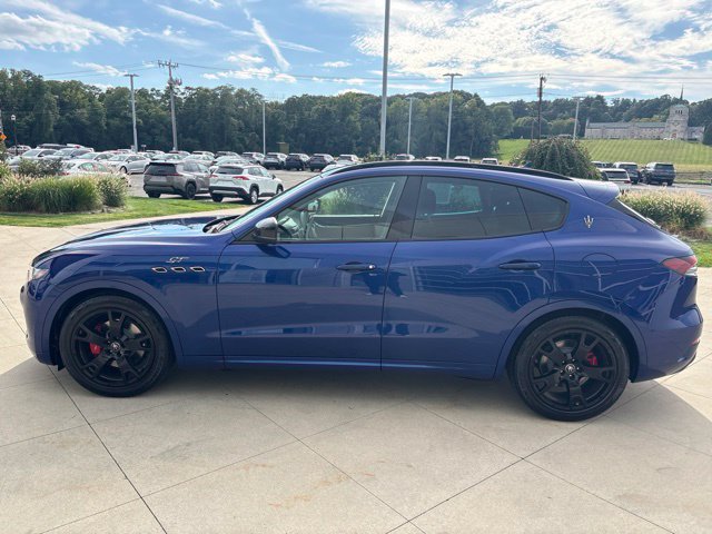 Used 2022 Maserati Levante GT AWD/4WD image 4