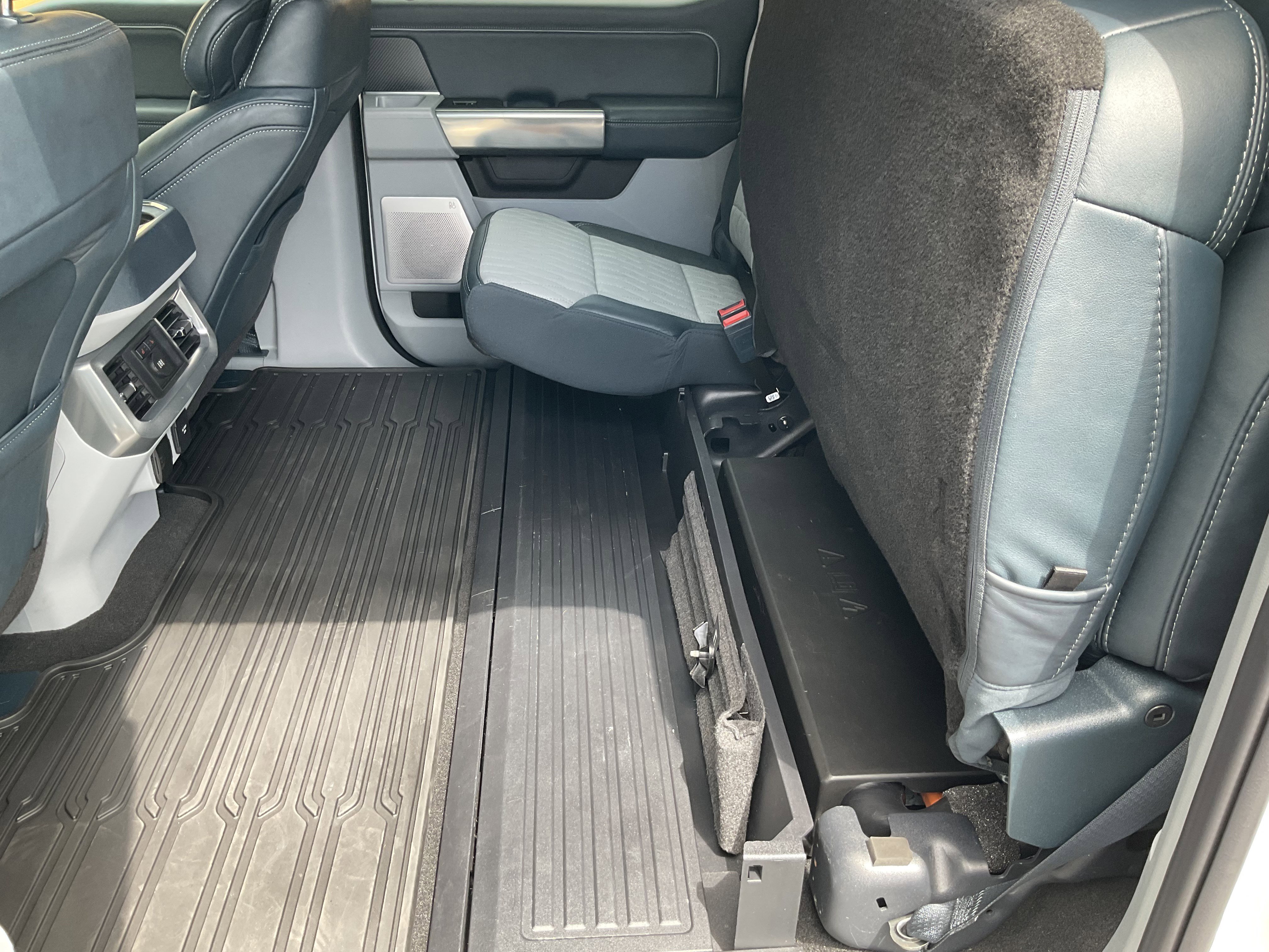 Used 2024 Ford F350 Limited image 42