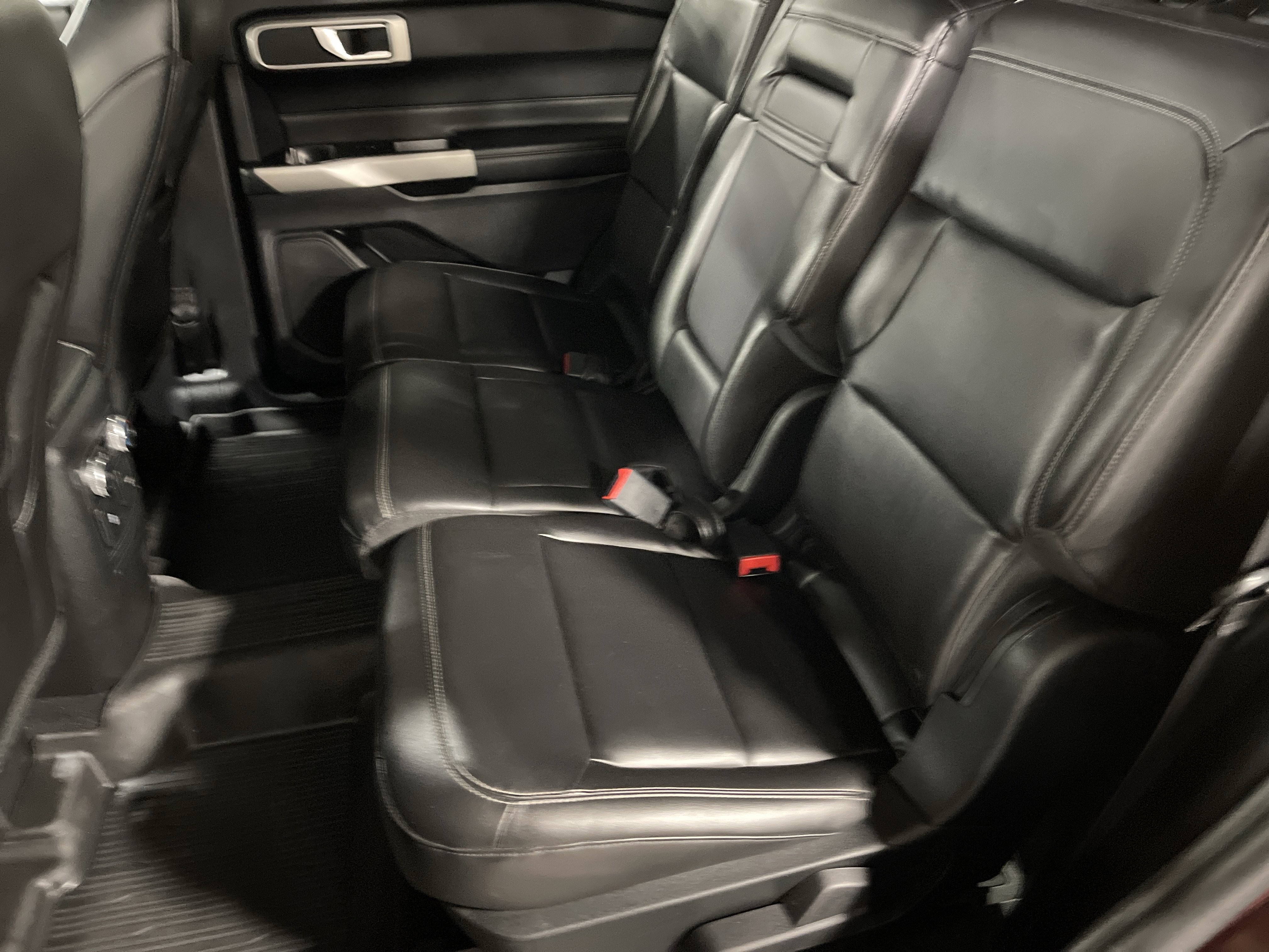 Used 2022 Ford Explorer XLT w/ Equipment Group 202A image 11