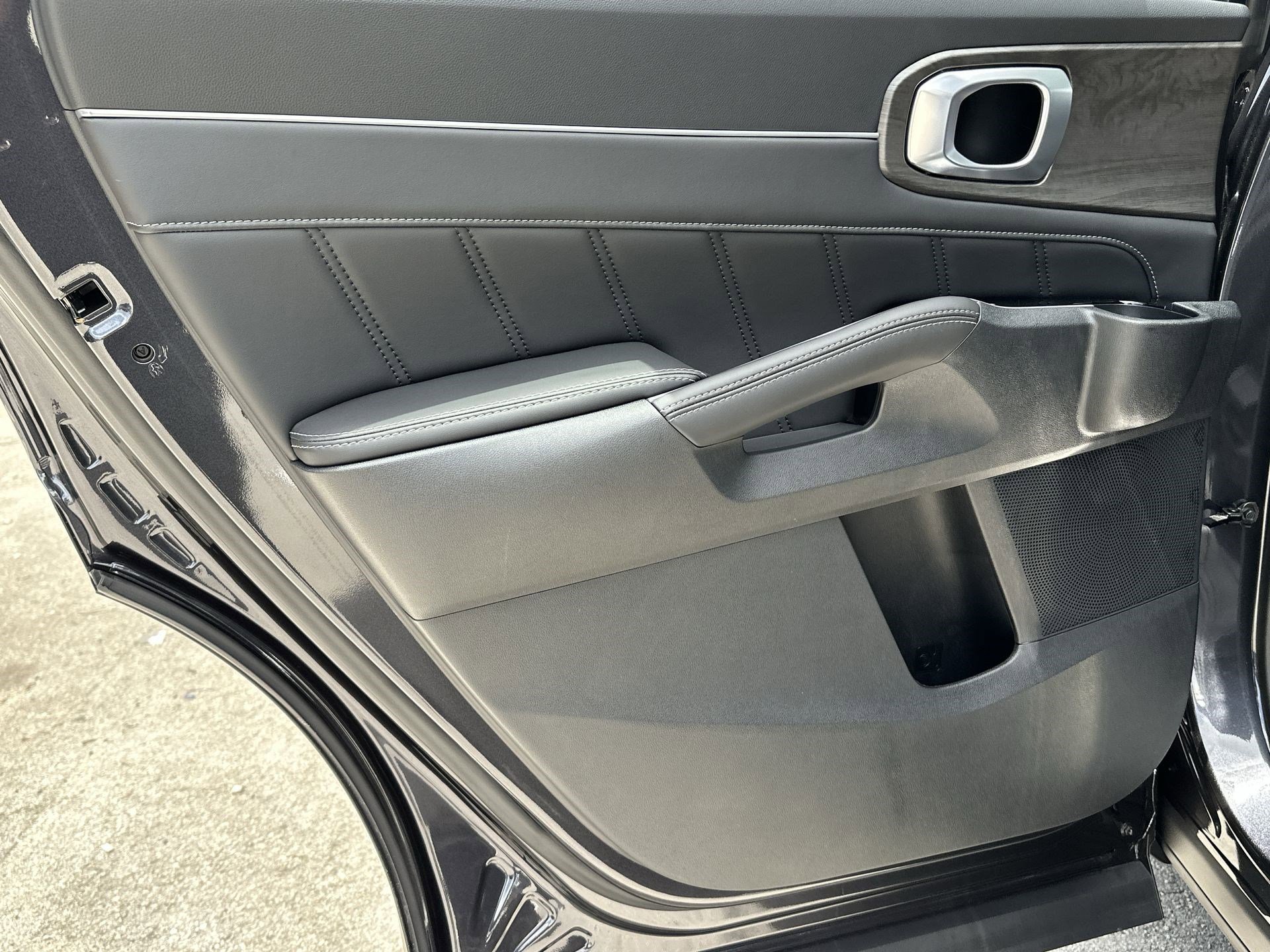 New 2025 Kia Sorento SX image 30