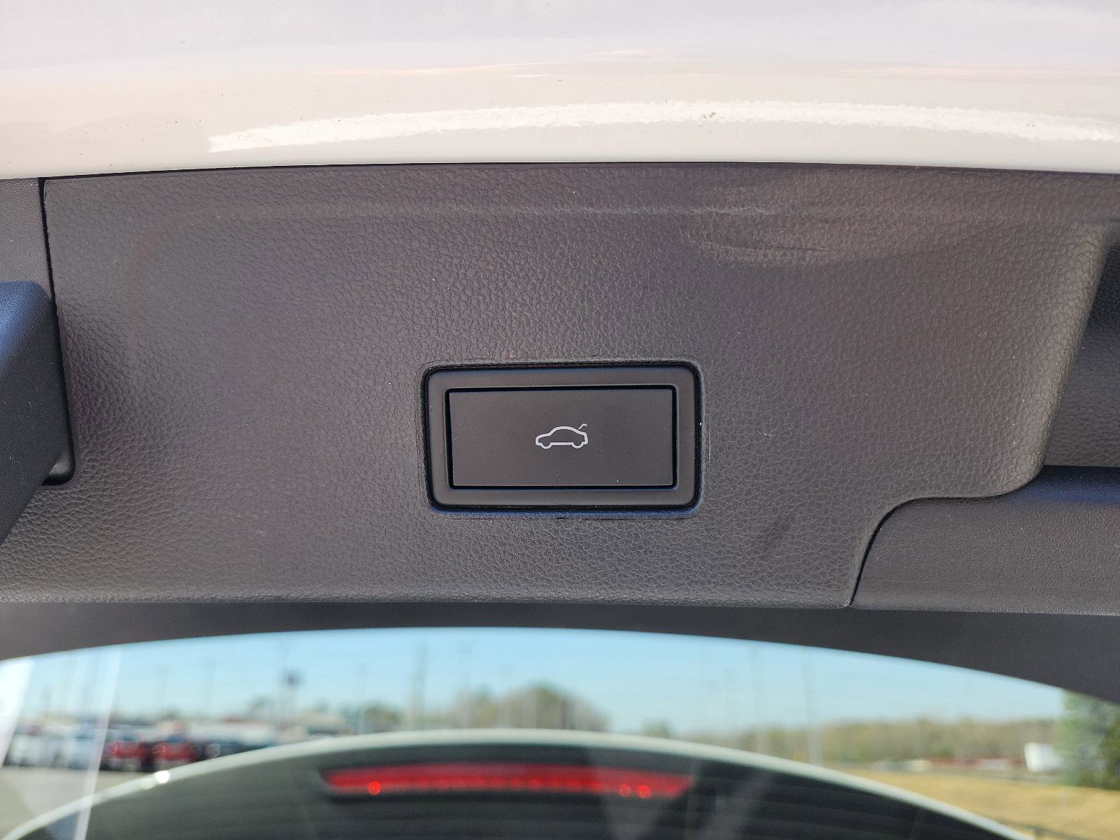 Used 2023 Volkswagen Atlas Cross Sport SE w/ Panoramic Sunroof Package image 12