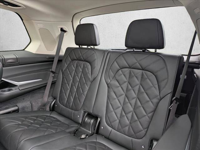 New 2026 BMW X7 xDrive40i image 18