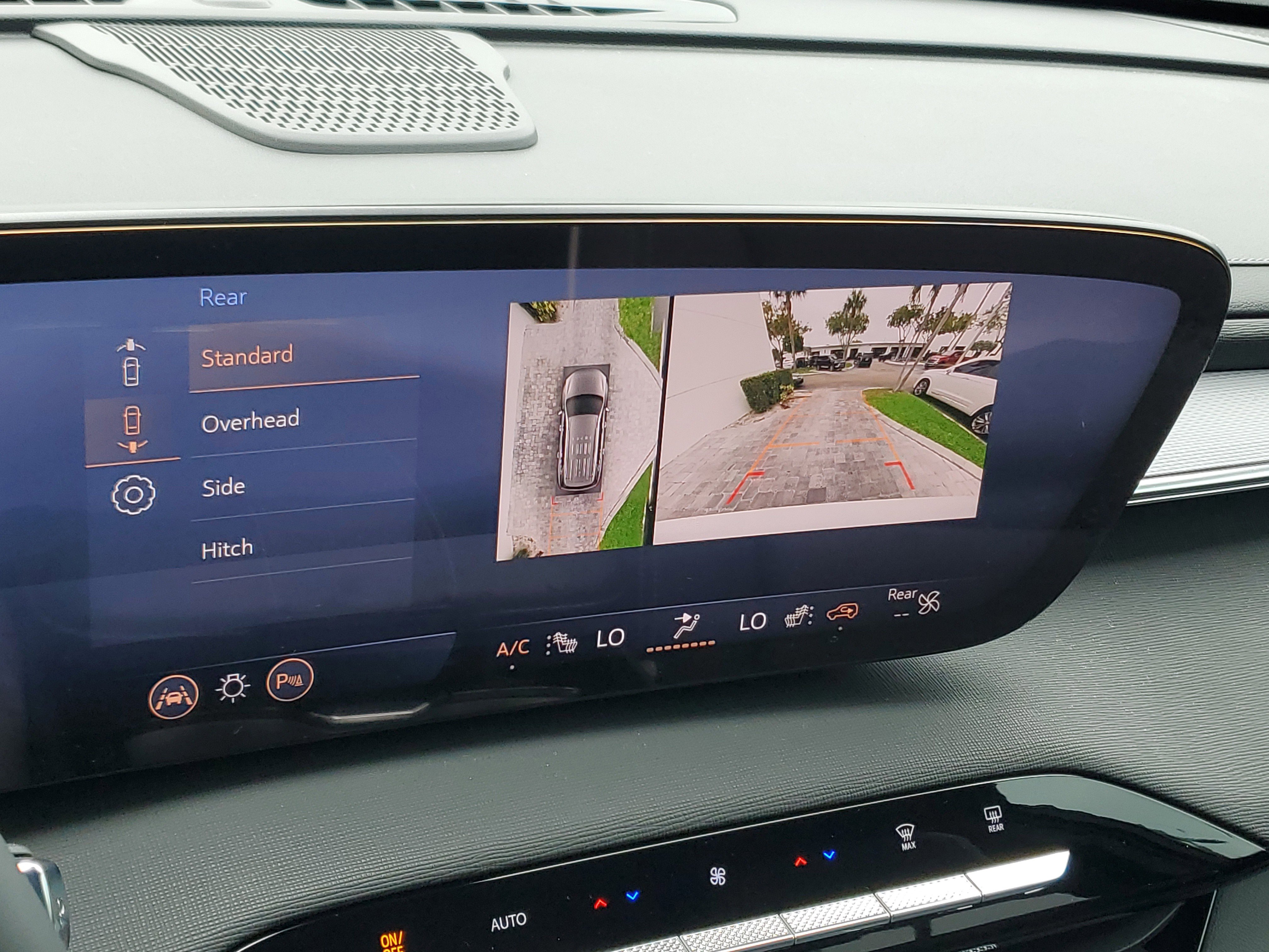 Certified 2025 Buick Enclave Sport Touring w/ Power Package image 30