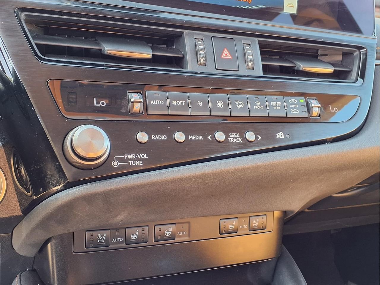 Used 2024 Lexus ES 350 w/ Premium Package image 20