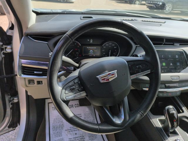 Used 2021 Cadillac XT4 Luxury w/ Cold Weather Package AWD/4WD image 29