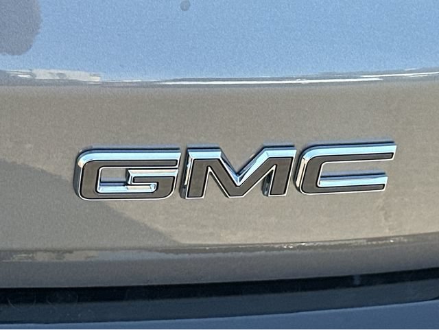New 2026 GMC Acadia Denali Ultimate w/ LPO, Floor Liner Package AWD/4WD image 9