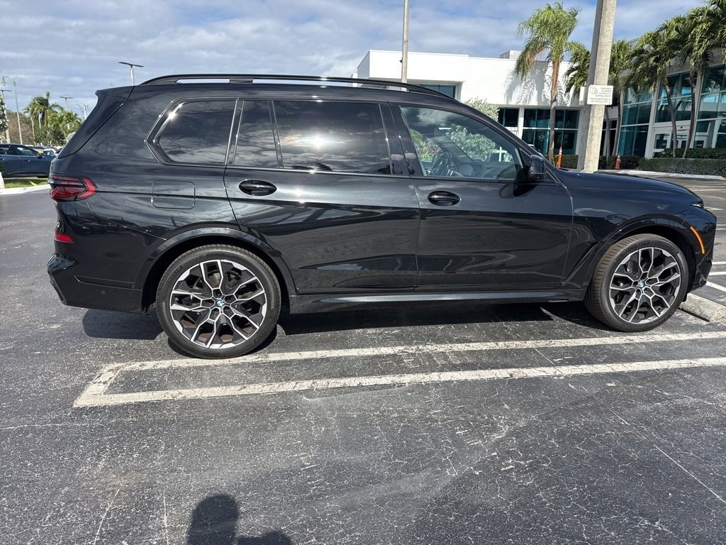 Used 2023 BMW X7 xDrive40i w/ M Sport Package image 9