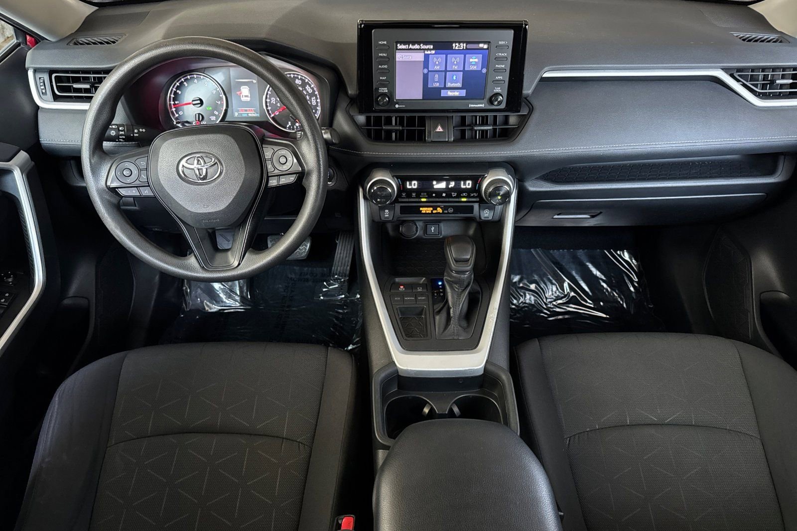 Used 2021 Toyota RAV4 XLE FWD image 18