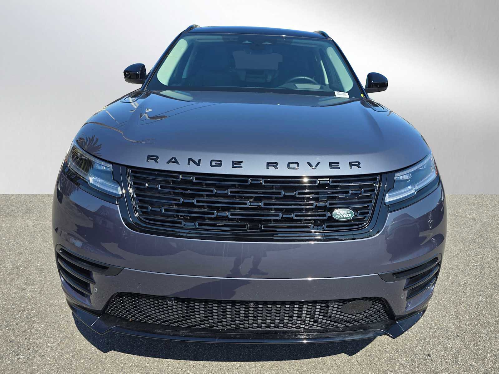 Certified 2025 Land Rover Range Rover Velar Dynamic SE AWD/4WD image 6