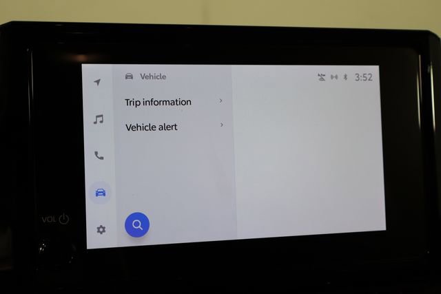 Used 2025 Toyota Corolla LE image 29