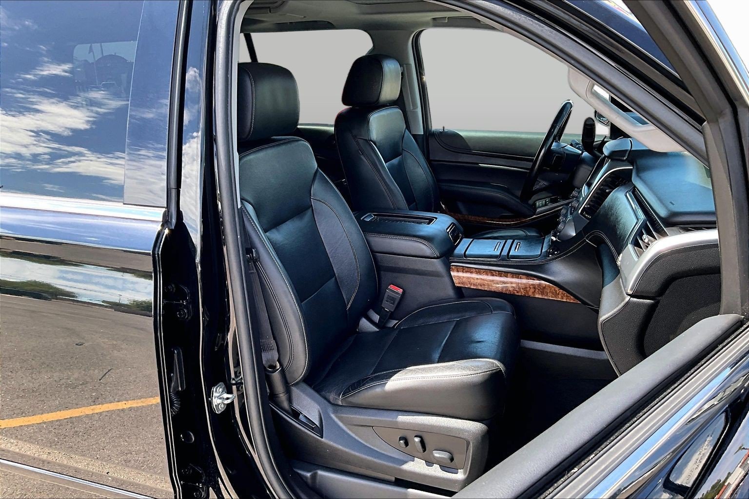 Used 2019 Chevrolet Tahoe Premier AWD/4WD image 7