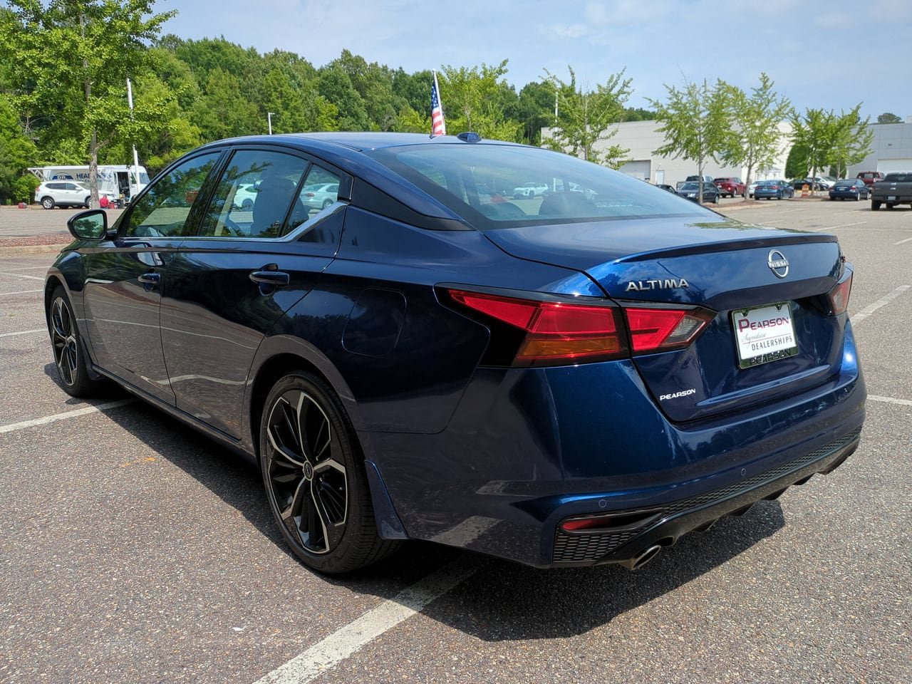 Used 2024 Nissan Altima 2.5 SR FWD image 6