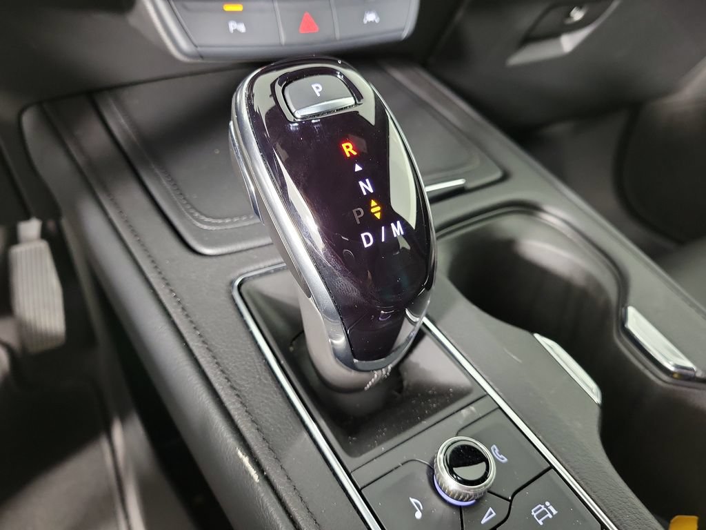 Used 2025 Cadillac XT4 Premium Luxury FWD image 29