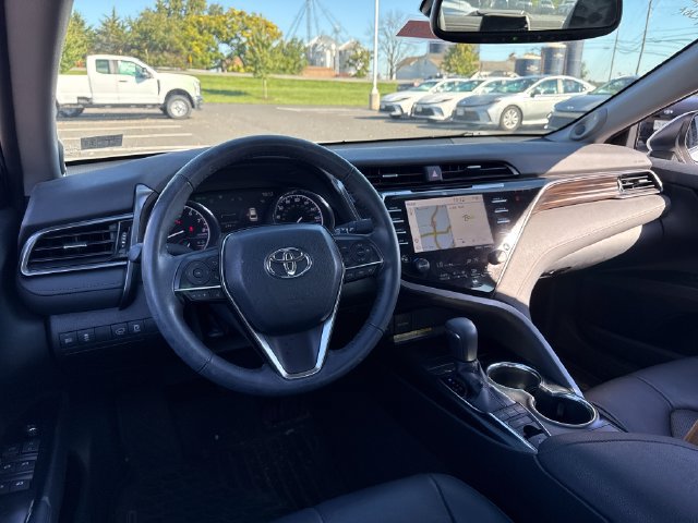 Used 2019 Toyota Camry XLE w/ Navigation Package FWD image 18