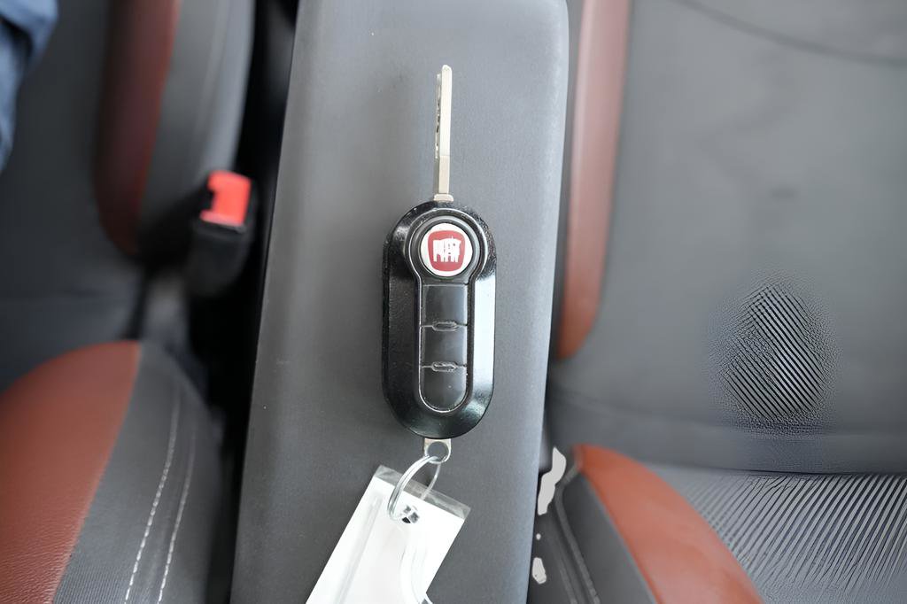 Used 2015 FIAT 500L Trekking image 33