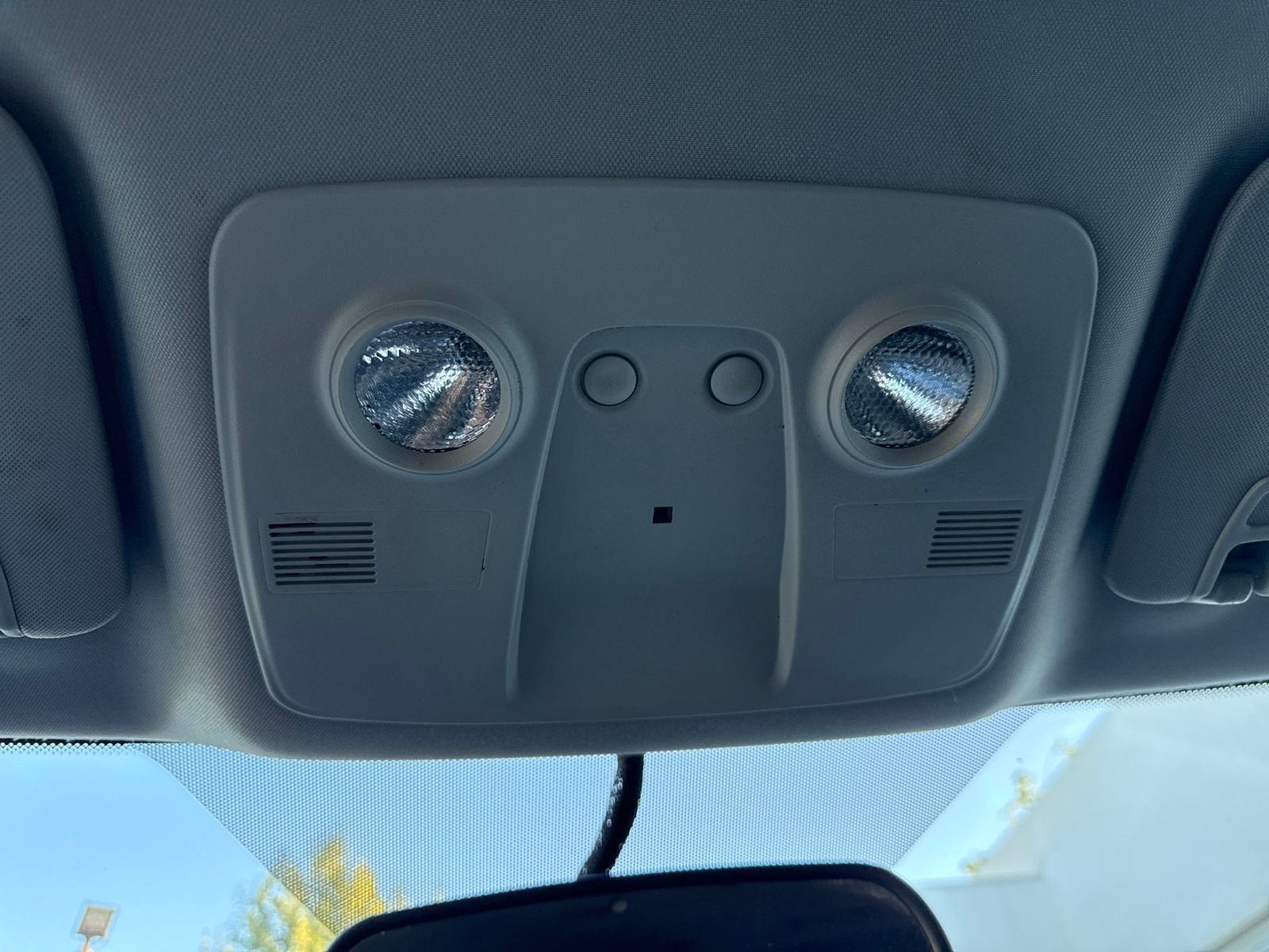 Used 2015 GMC Acadia SLE image 21