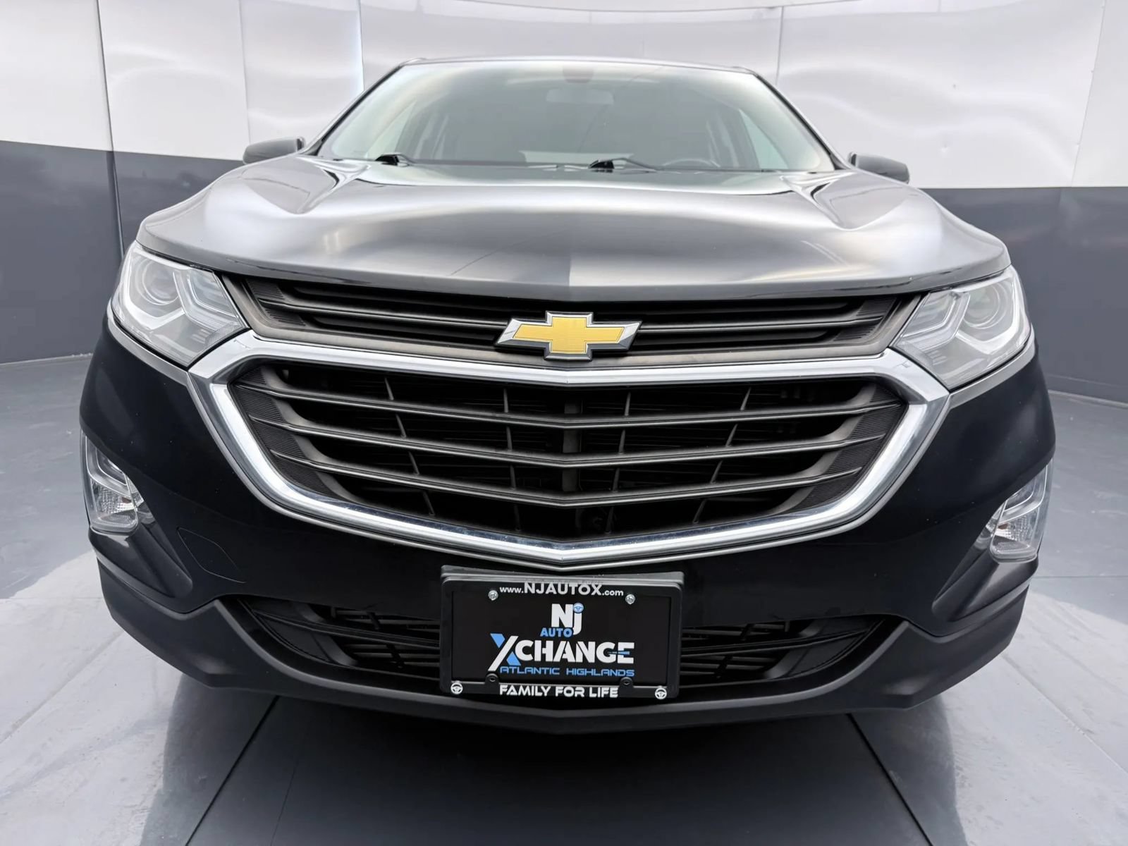Used 2019 Chevrolet Equinox LT FWD image 2