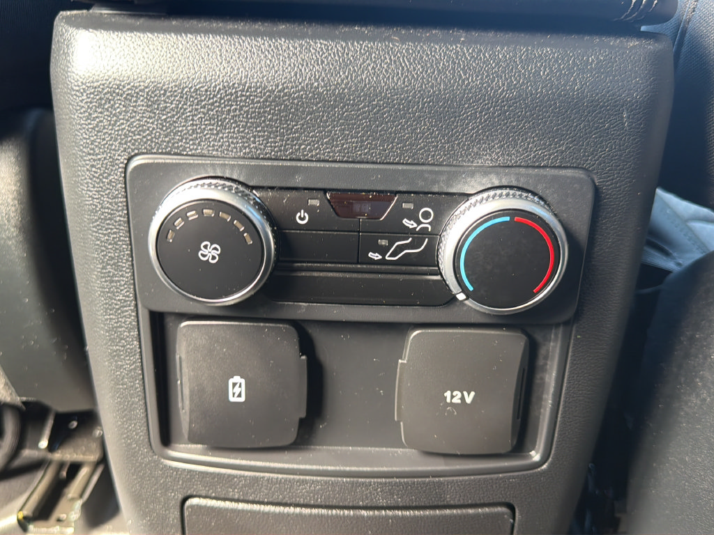 Used 2023 Ford Explorer XLT RWD image 30