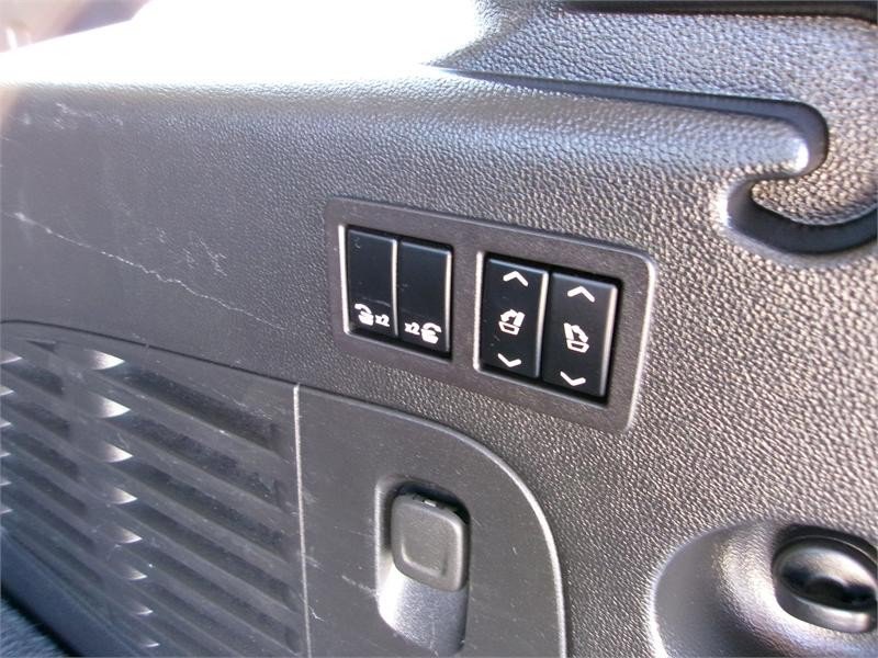 Used 2019 GMC Yukon XL SLT w/ Premium Edition image 14