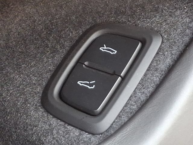 Used 2023 Chevrolet Corvette Z06 RWD image 17