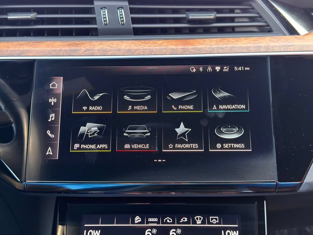 Used 2021 Audi e-tron Prestige w/ Prestige Package AWD/4WD image 30