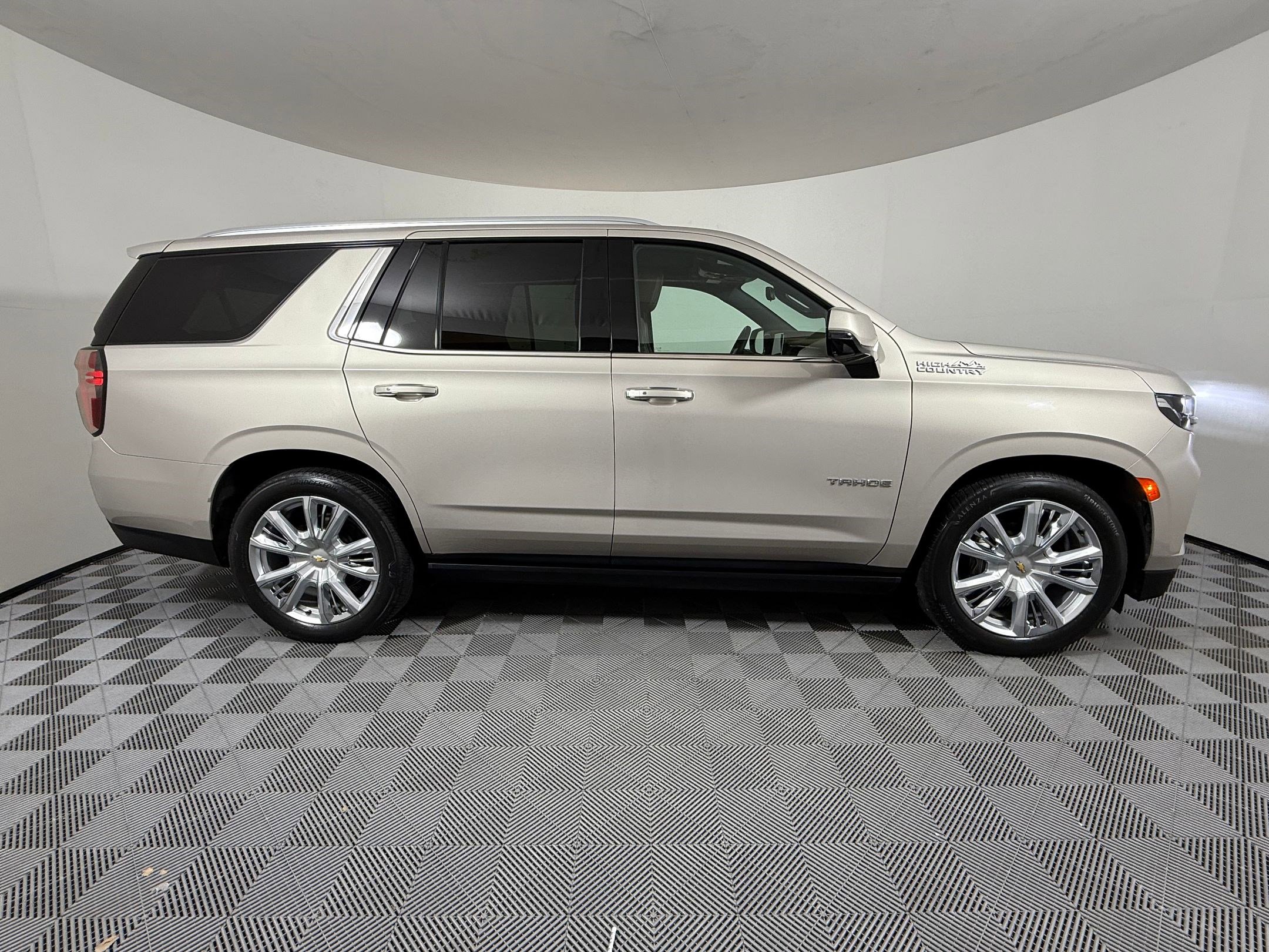 Used 2023 Chevrolet Tahoe High Country image 8