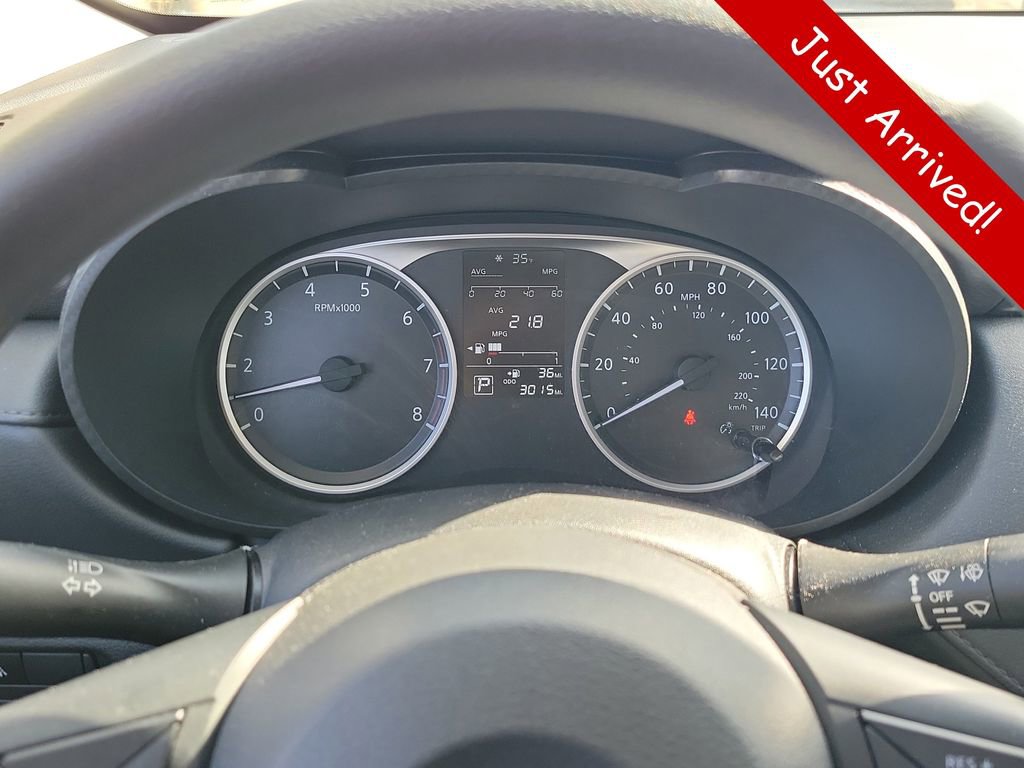 Used 2023 Nissan Versa S w/ Trunk Package image 22