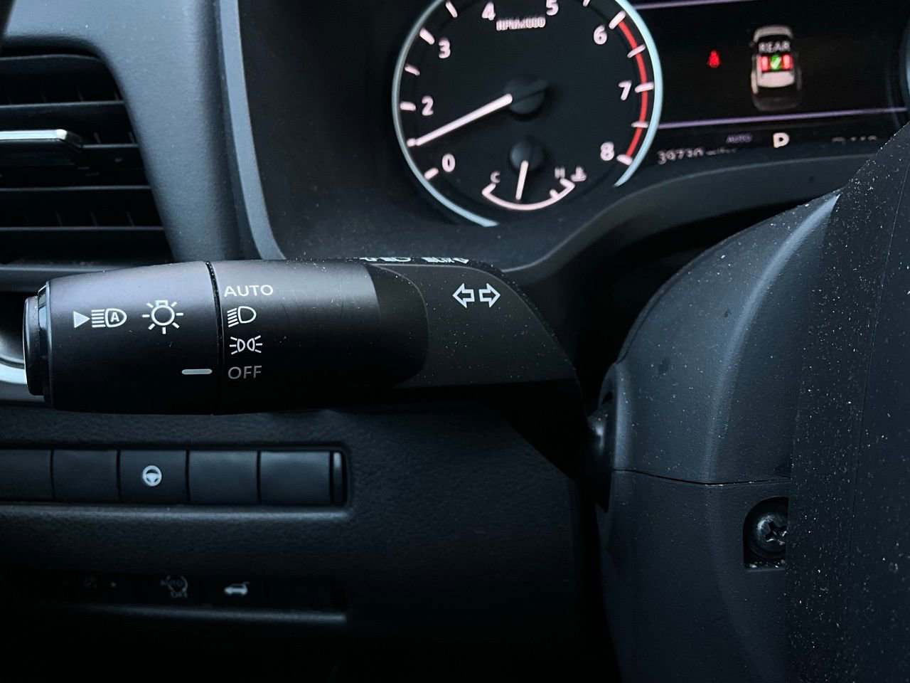 Used 2025 Nissan Rogue SV image 35