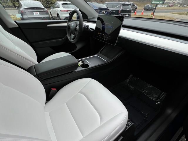 Used 2023 Tesla Model Y Long Range image 27