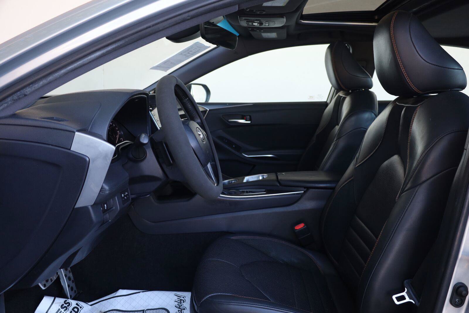 Used 2019 Toyota Avalon XSE w/ All Weather Liner Package FWD image 17