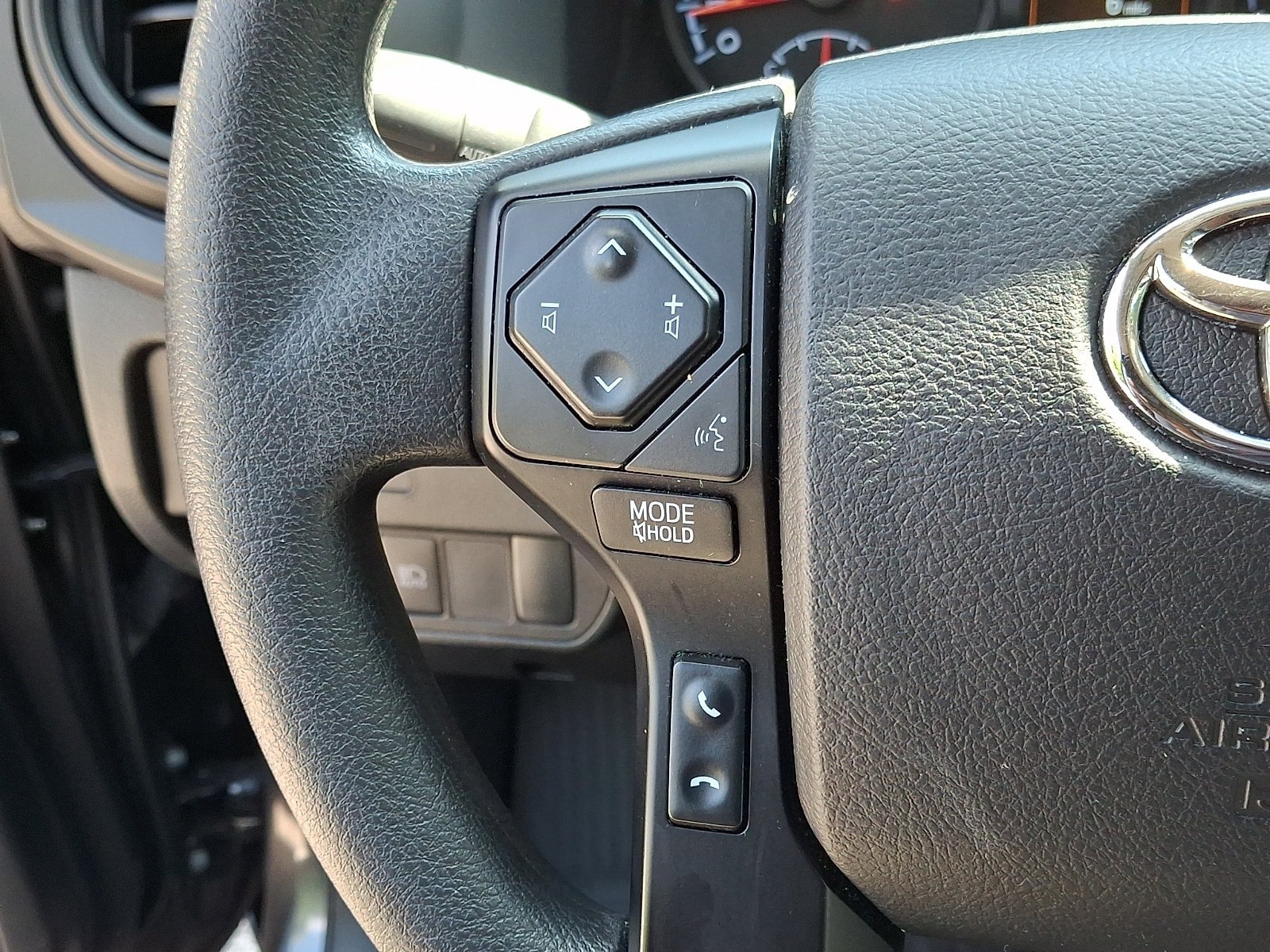 Certified 2023 Toyota Tacoma SR AWD/4WD image 21
