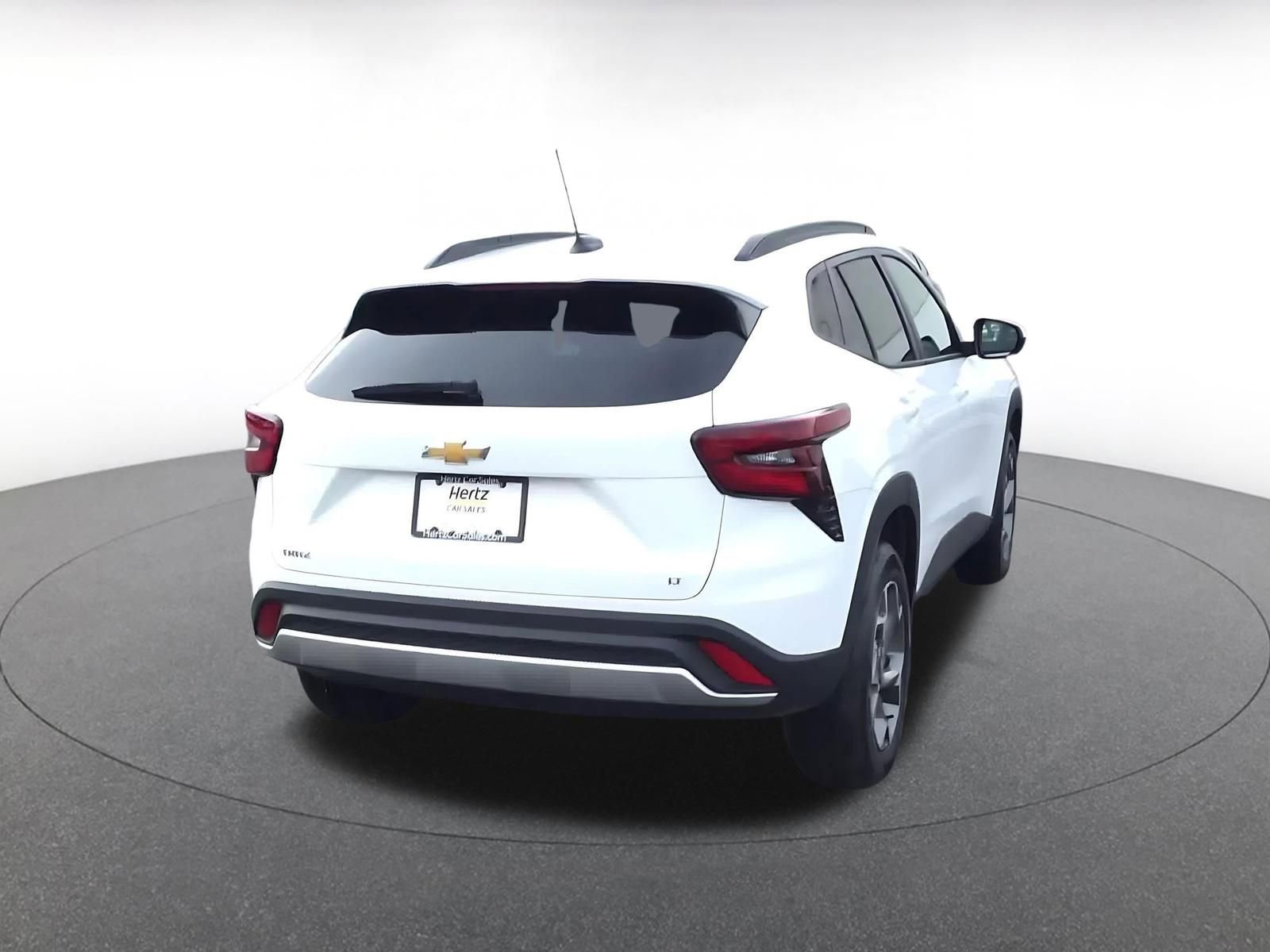 Used 2025 Chevrolet Trax LT w/ LT Convenience Package image 12