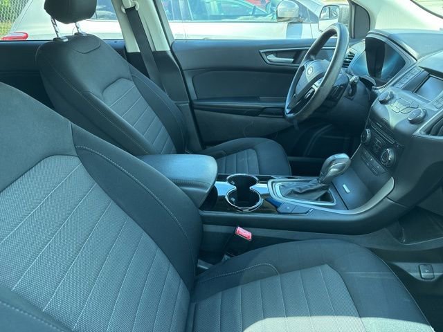 Used 2018 Ford Edge SE image 4