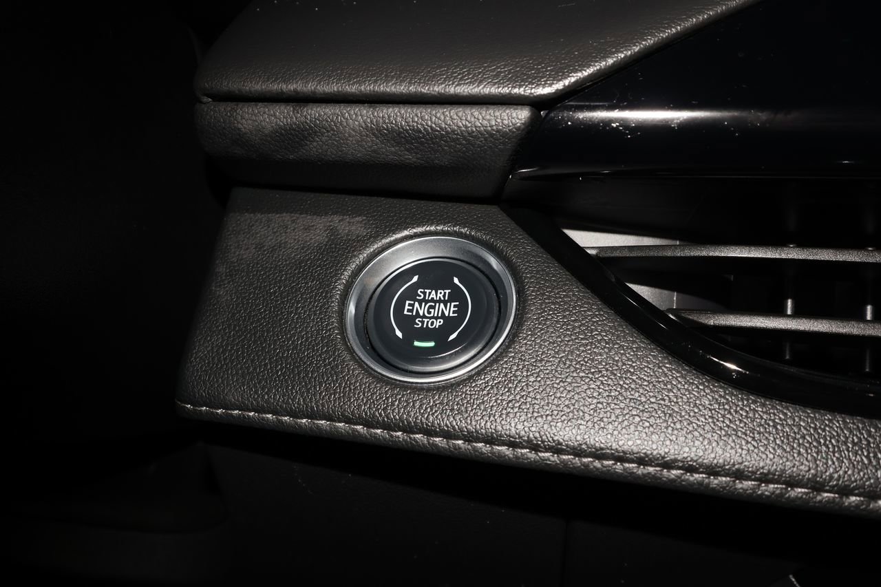 Certified 2025 Buick Enclave Avenir w/ Super Cruise Package image 16