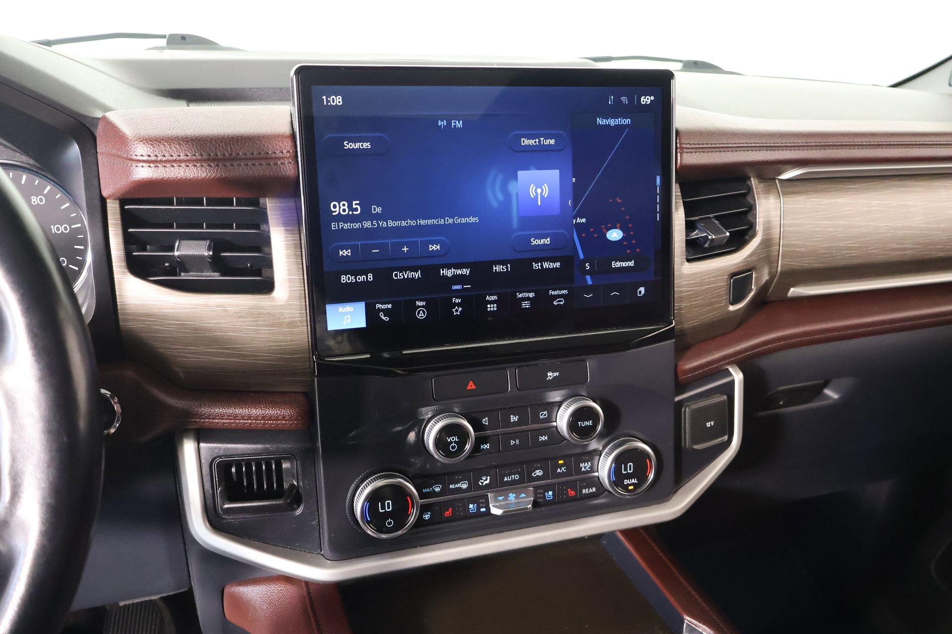 Used 2022 Ford Expedition Limited AWD/4WD image 5