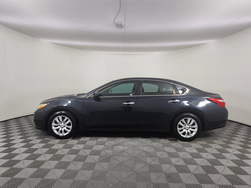 Used 2016 Nissan Altima 2.5 S w/ Power Driver Seat Package FWD image 2
