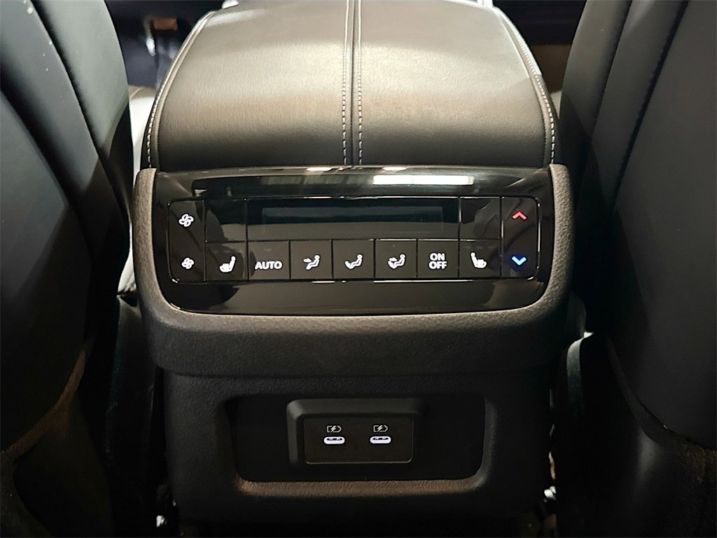 Used 2026 INFINITI QX60 Luxe w/ Cargo Package image 28