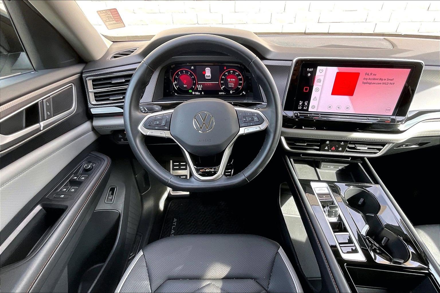 Certified 2024 Volkswagen Atlas Peak Edition SEL AWD/4WD image 4