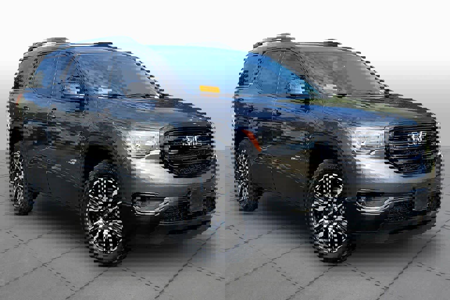 Used 2019 GMC Acadia SLT w/ Black Edition image 3