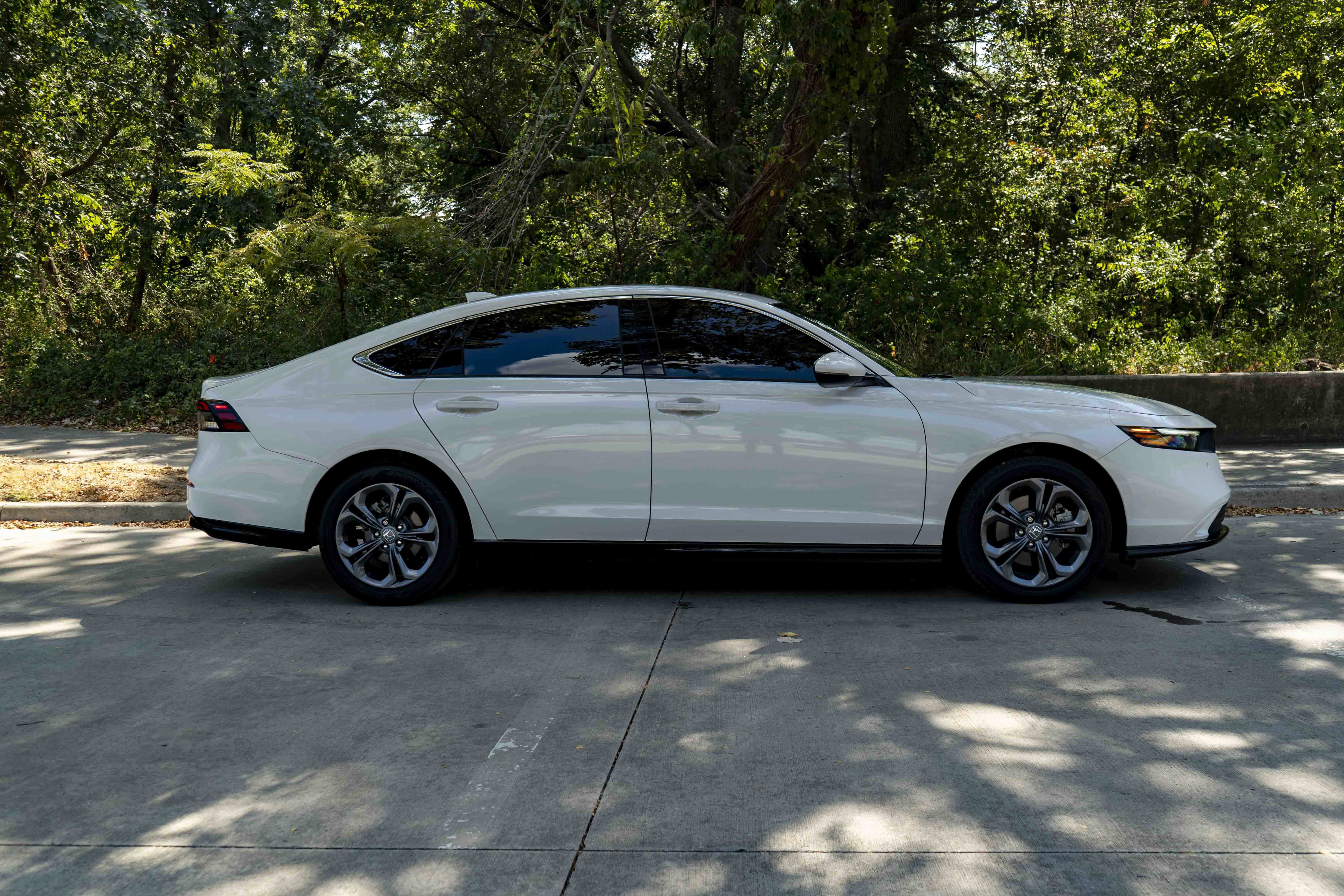 Used 2025 Honda Accord EX-L image 10