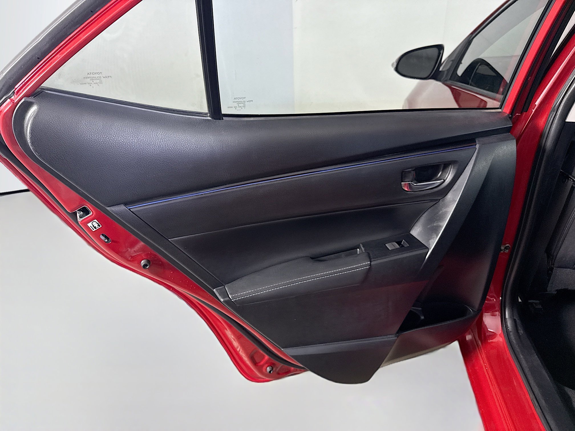 Used 2017 Toyota Corolla XSE image 26