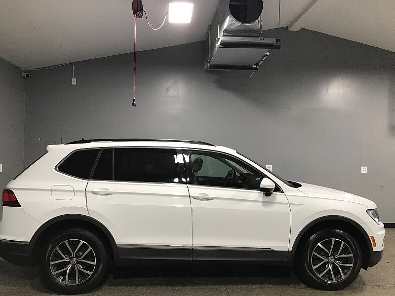 Used 2020 Volkswagen Tiguan SE w/ Panoramic Sunroof Package image 2
