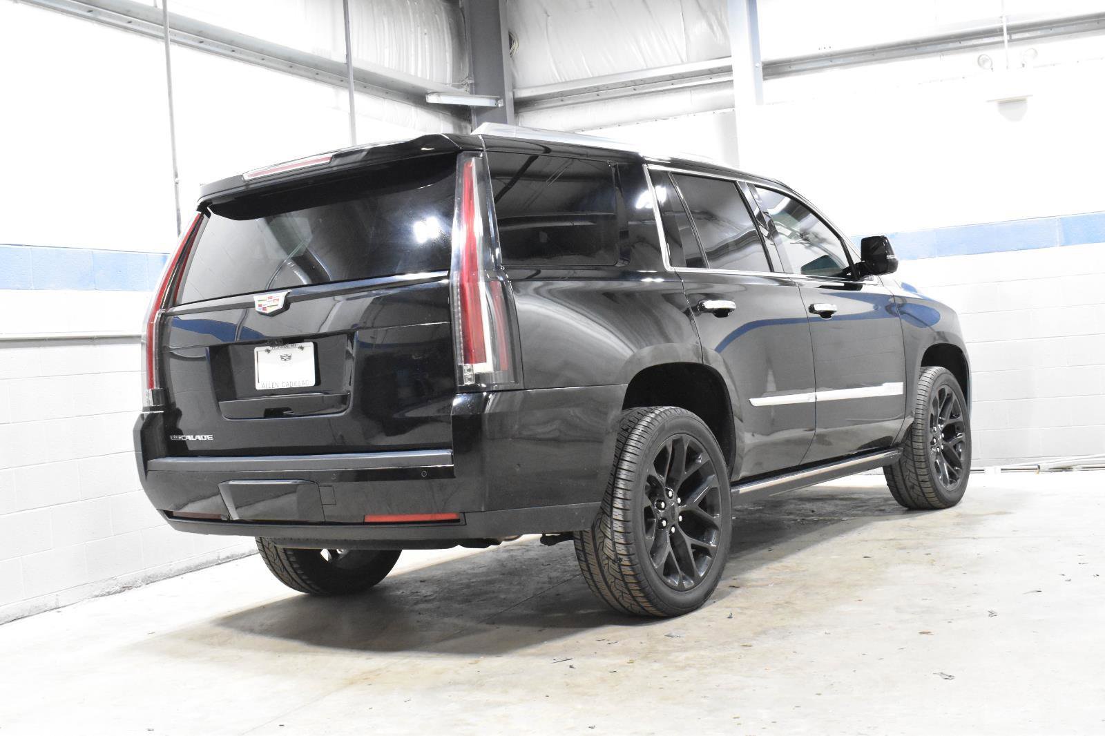 Used 2019 Cadillac Escalade Premium Luxury image 31