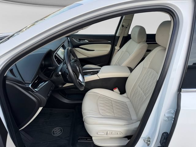 Used 2023 Buick Enclave Avenir w/ Avenir Technology Package AWD/4WD image 12
