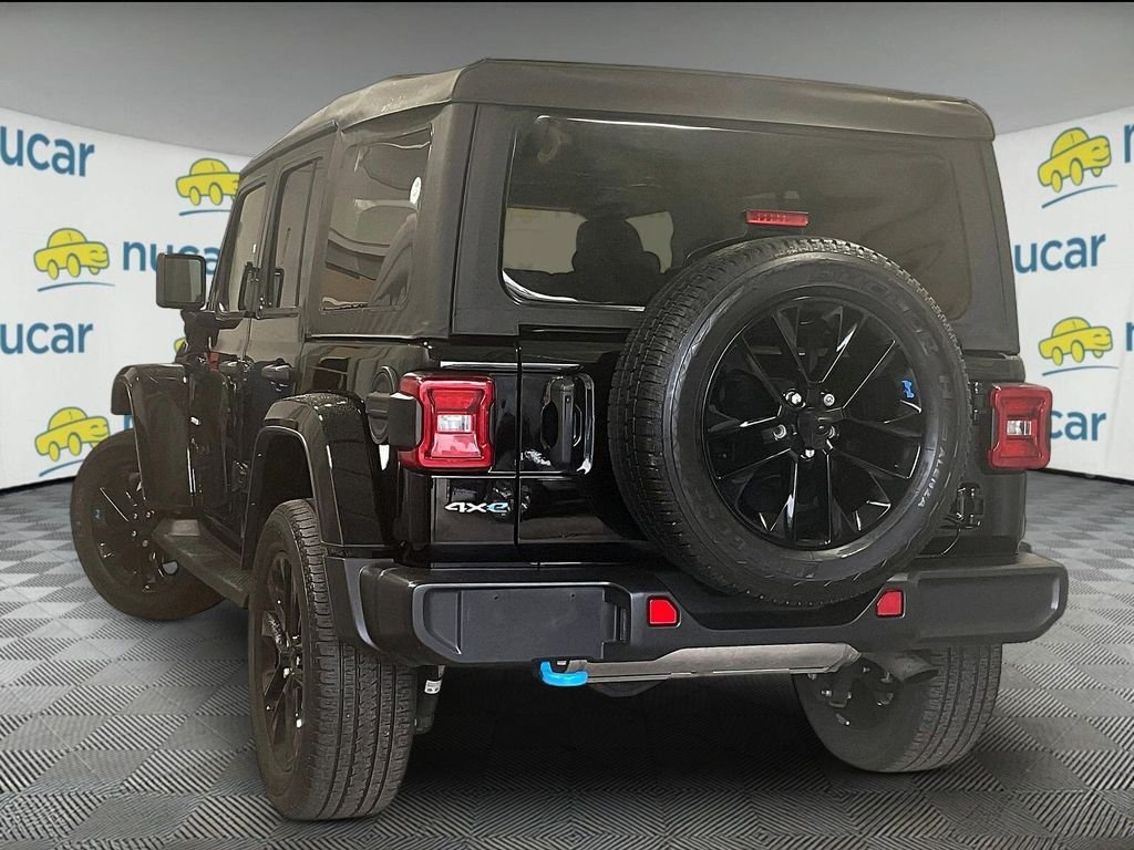 Used 2023 Jeep Wrangler Unlimited Sahara w/ Cold Weather Group AWD/4WD image 4
