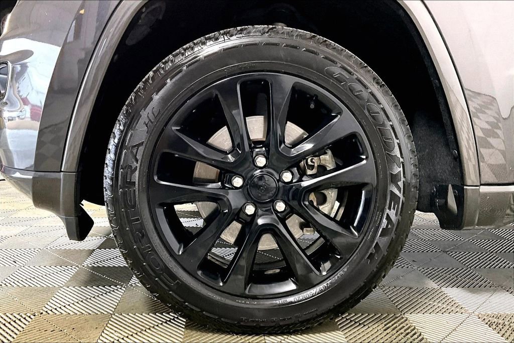 Used 2021 Jeep Grand Cherokee Laredo X image 8