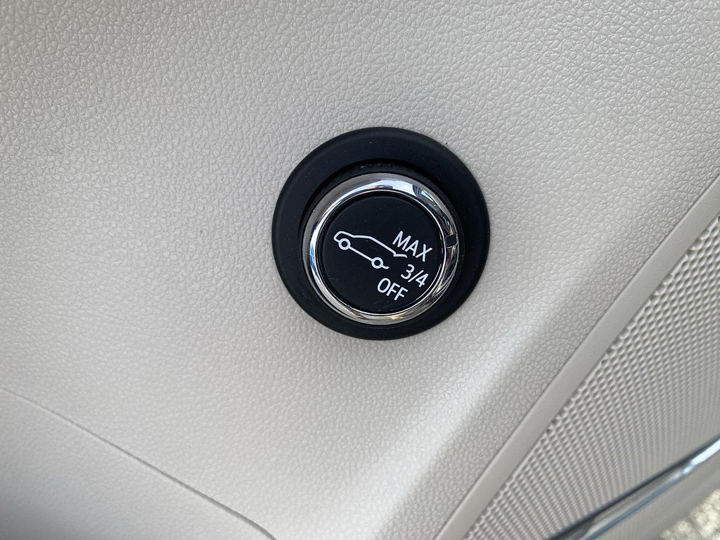 Used 2023 Buick Envision Avenir AWD/4WD image 48