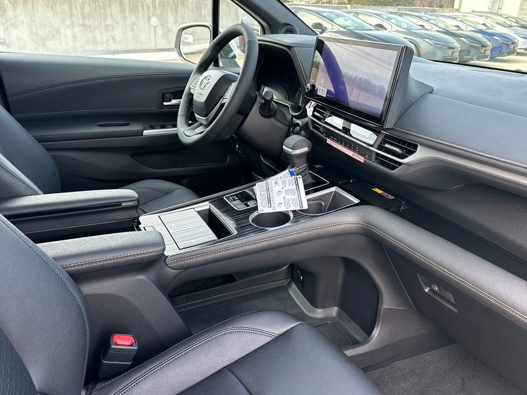 New 2026 Toyota Sienna XLE Woodland Edition image 13